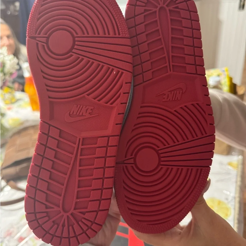 Nike Air Jordan 1 Retro High OG Sneakers - Picture 4 of 5